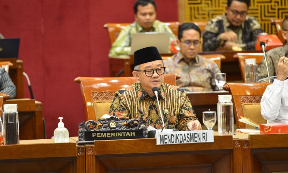Sekolah Rakyat Butuh 60 Ribu Guru, Berikut Kata Mendikdasmen